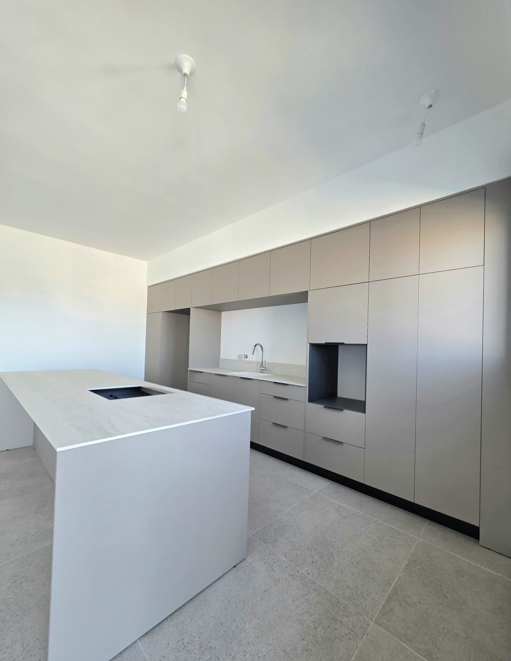Sokolov 12 Bat Yam, 28e étage — Bat Yam