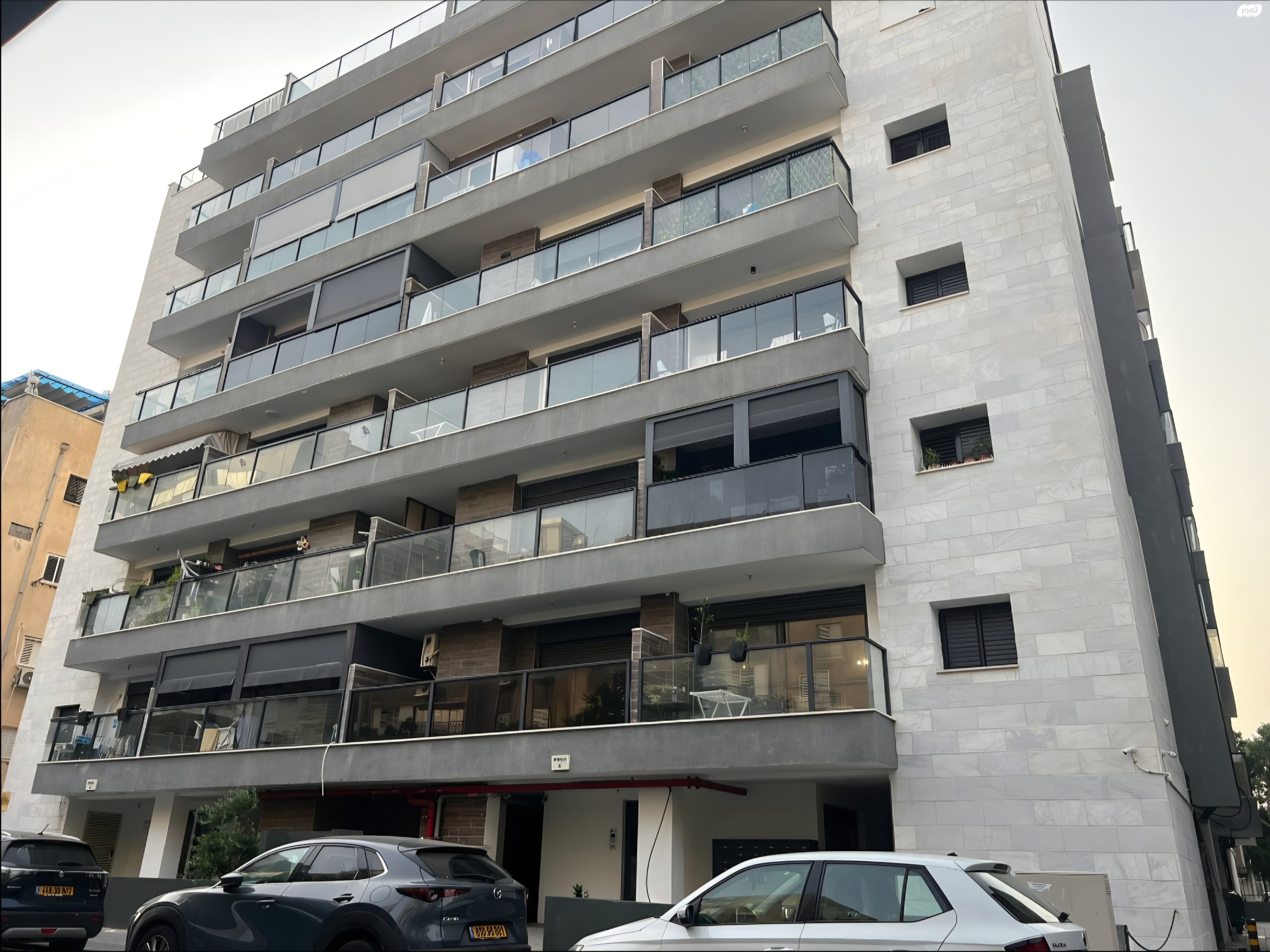 Hanevyim 13 Bat Yam — Bat Yam