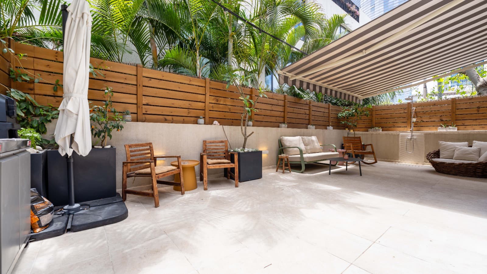 Apartment, 4 rooms, 114 m² – Tel Aviv (Ref. B-023)